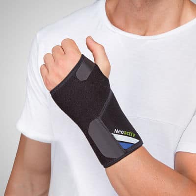 Muñequera deportiva con férula palmar